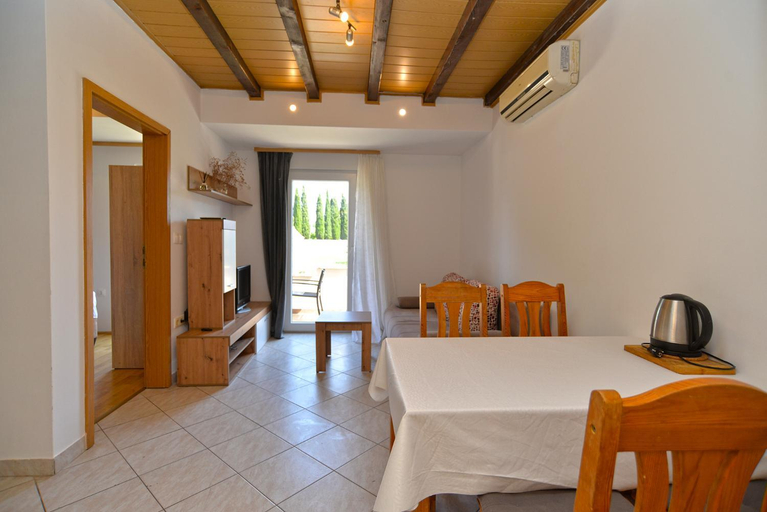 Others 4, Apartments Mara 1838, Medulin