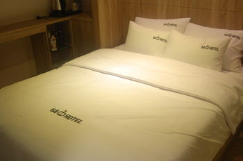 Others 3, 64 Inn Hotel, Jung