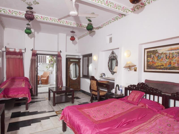 Bedroom 3, Lake Pichola Hotel, Udaipur