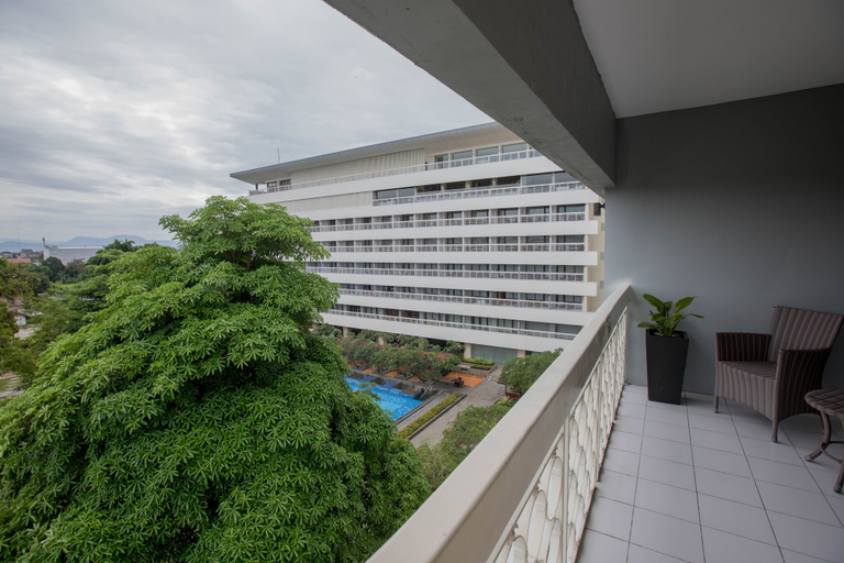 balcony 3
