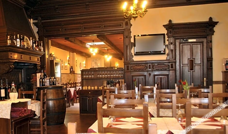 Others 2, Auberge Gaglioti, Luxembourg