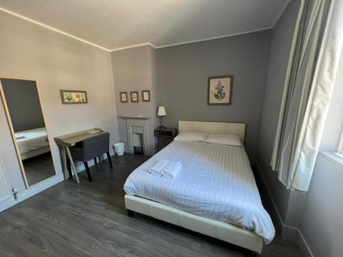 Others 5, Petticoat Accommodations, London