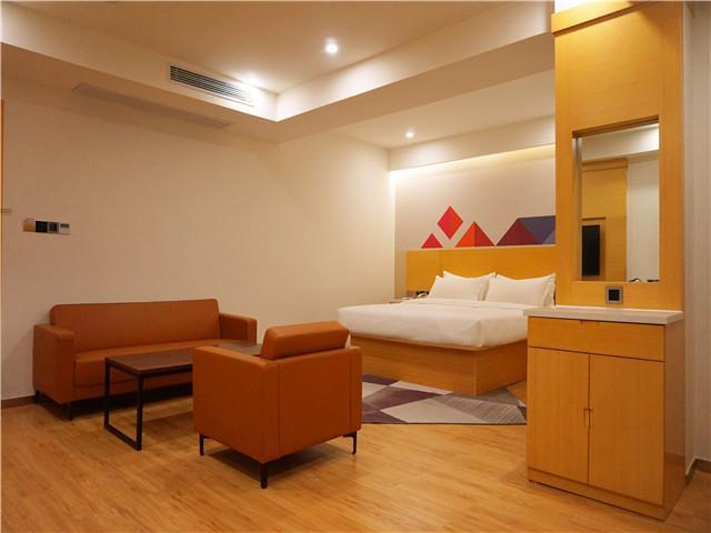 Bedroom 2, Borrman Hotel Zhanjiang Shimao Building High-speed Railway Station, Zhanjiang