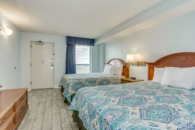 Living area 5, Spectacular Oceanfront Condo by Hosteeva, Horry