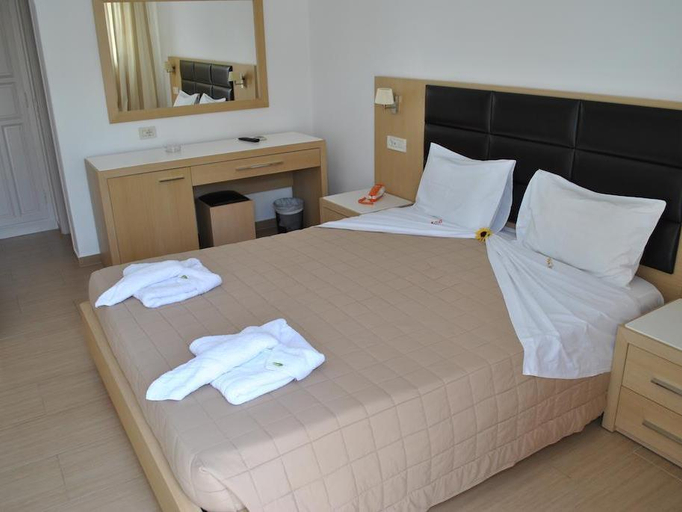 Bedroom 5, Petinaros Hotel & Studios, South Aegean