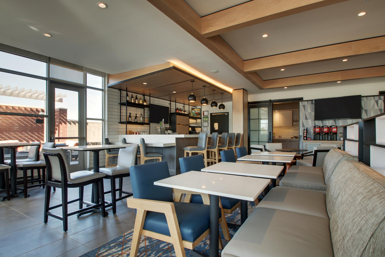Food & Drinks 5, Hyatt House Oak Brook, Dupage