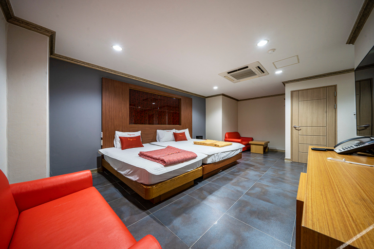 Bedroom 3, Changnyeong Bugok HOTEL DW (DW), Changnyeong