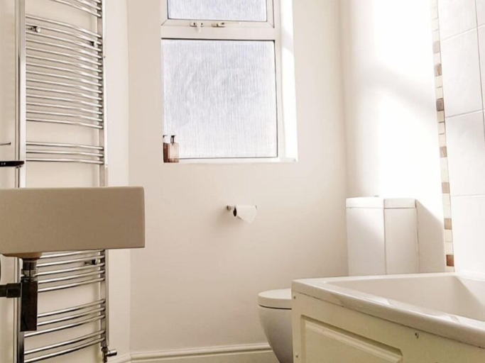 Bathroom 2, The 329, London