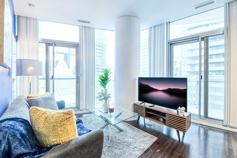 Living area 5, City View Suites - Near CN Tower, Toronto