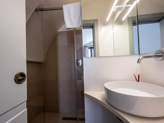 Bathroom 5, DOMUS SAN GIOVANNI, Bari