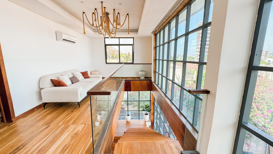 Others 4, Seven7 Residence, Accra