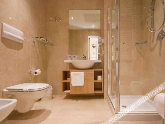 Others 5, Hotel Duomo, Brescia