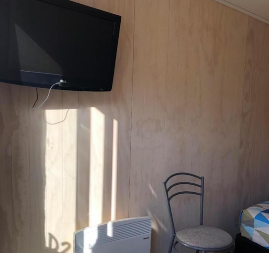 Room 4, Lakes Edge Lodge, Mackenzie