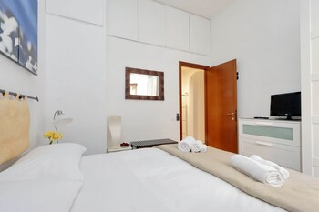 Others 3, Lungaretta 4 - WR Apartments, Rome