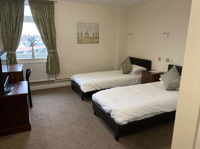 Bedroom 4, Midland Hotel, Nottinghamshire