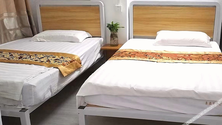 Bedroom 5, Dazhong Hotel, Shantou