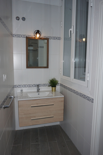 Bathroom 3, Apartamentos Mediterránea Centro, Málaga