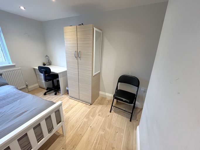 Others 3, Comfy Friendly Stay, London