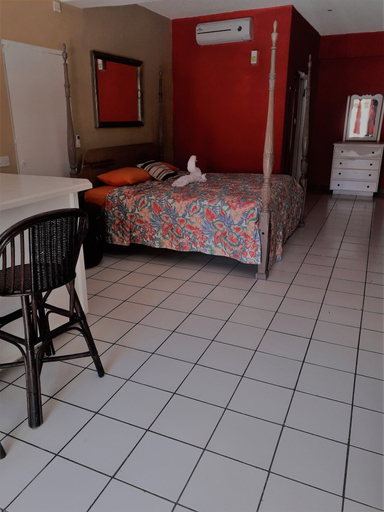Bedroom 3, Bay Heights Escape