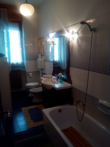 Bathroom 5, B&B Acquario, Rimini