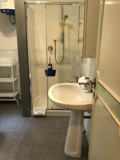 Bathroom 3, ORO B22, Florence