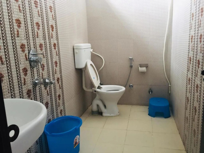Bathroom, Goroomgo Blue Moon Bhimtal, Nainital