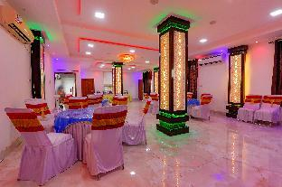 Food & Drinks 3, Fabexpress Moti Mahal, Varanasi