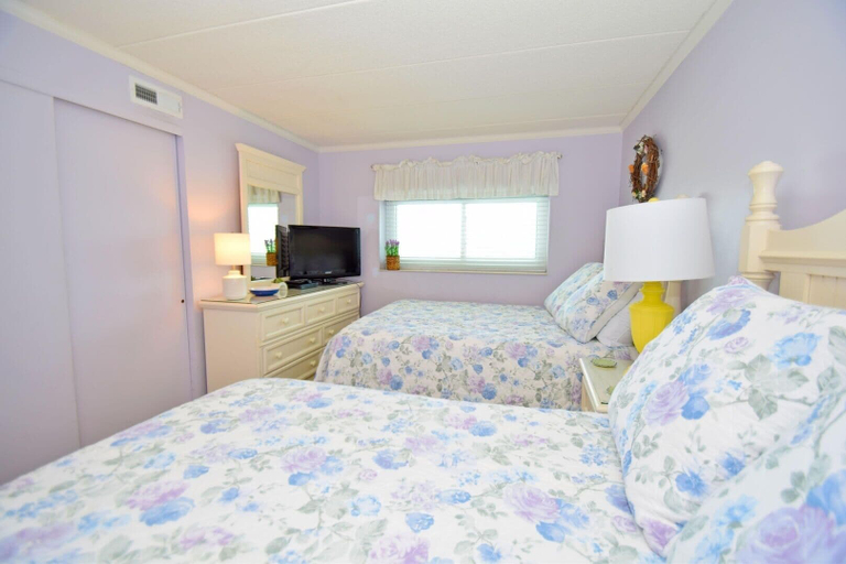 Room 4, Harbour Island 103l 2 Bedroom Condo, Worcester
