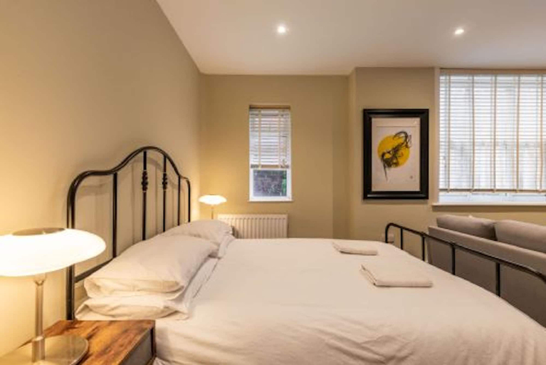 Room 5, Host Stay Cromer Town Apartment 1, Norfolk