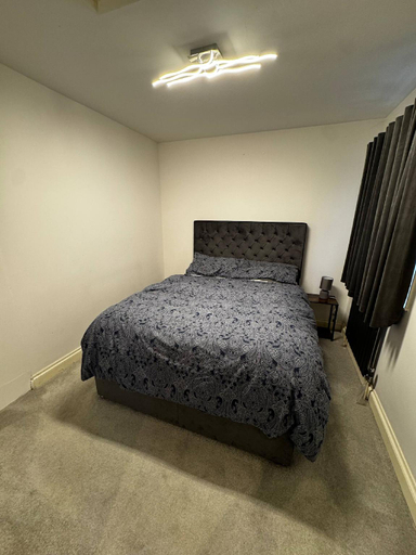 Bedroom 2, Charming Bungalow Rental in Rainham Comfort and Convenience, London