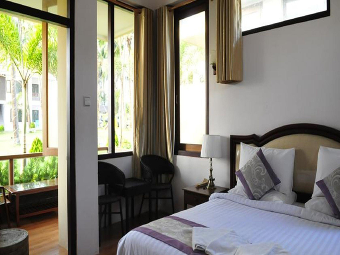 Others 2, Hotel Lux, Bassein