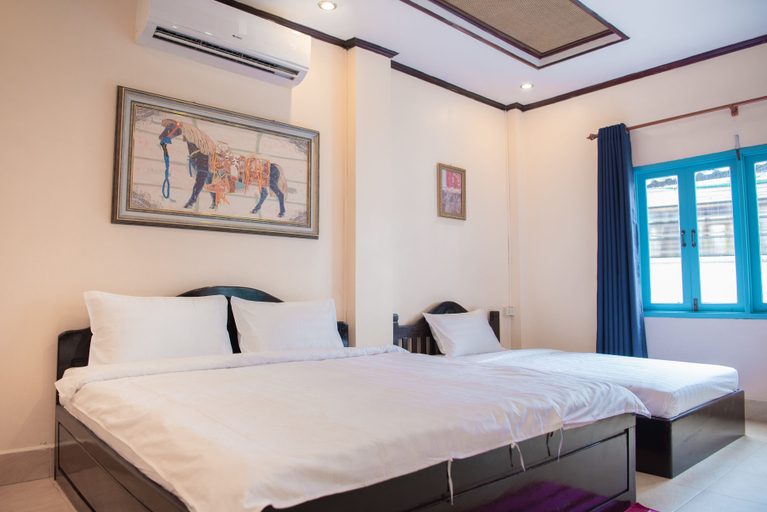 Others 3, Khung Riverside Hotel, Vientiane