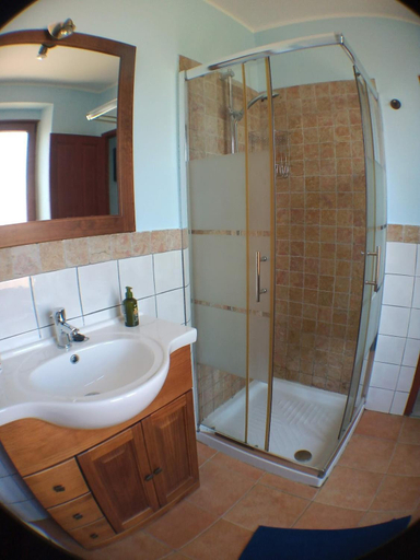 Bathroom 4, Albergue San Bruno, Palencia