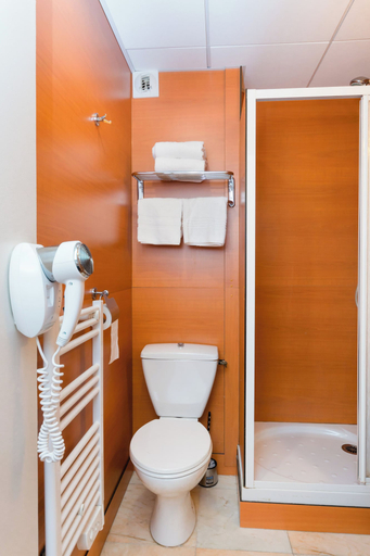 Bathroom 3, Brit Hotel Nantes St Herblain - Le Kerann, Loire-Atlantique