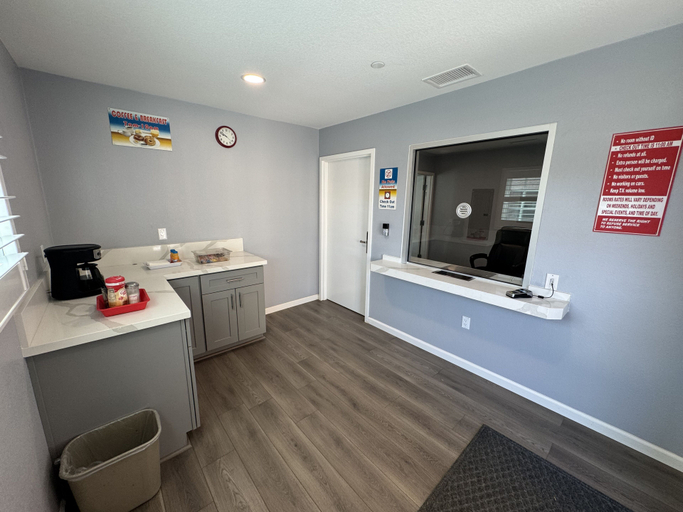 Public Area 3, Dutch Motel, San Bernardino