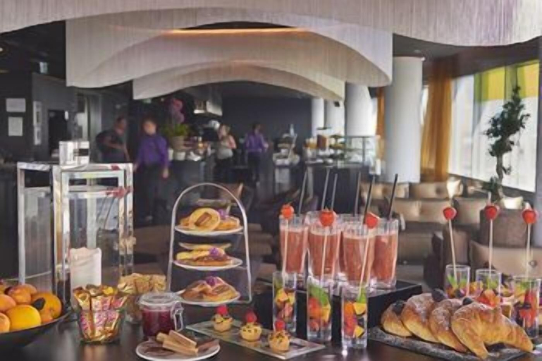 Food & Drinks