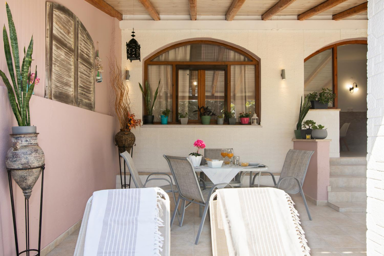 Food & Drinks 4, Kiki's Apartments, Ionian Islands