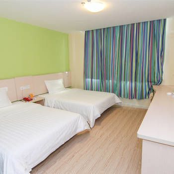 Guestroom 5, 7 Days Inn, Zhenjiang
