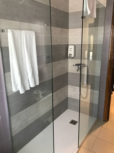 Bathroom 3, Balneario de Ledesma, Salamanca