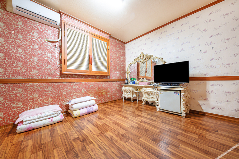 Bedroom 4, Sejong Royal, Cheongwon