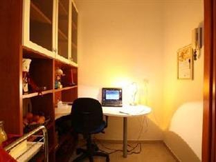 Others 3, Bed Breakfast and Cappuccino, Rome