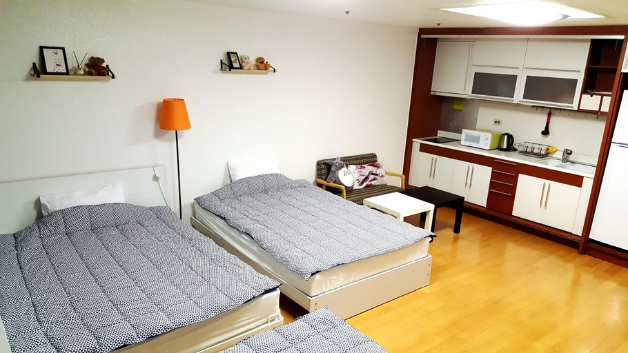 Bedroom 2, SH Seoul Hostel, Mapo