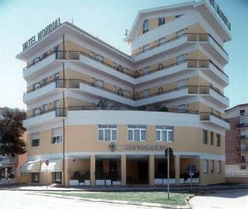 Others 5, Hotel Mondial, Macerata