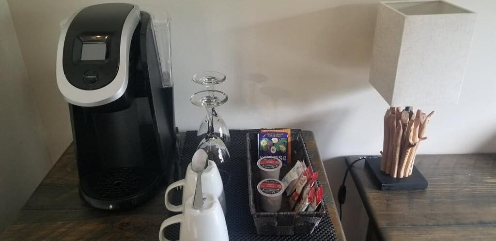 Coffee and/or coffee maker, Hotel Spa le Suisse, Matawinie