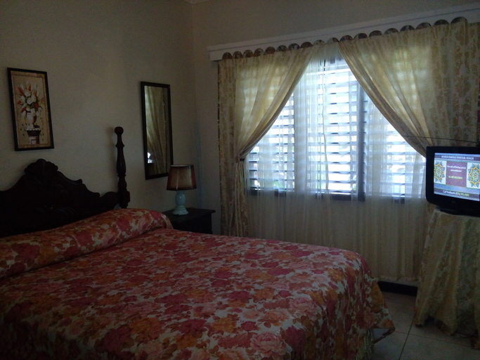 Bedroom 2, Comfort Kingdom Villa Bed & Breakfast