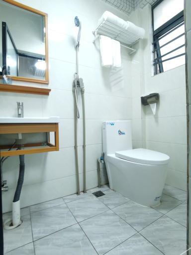 Bathroom, Aiwei Hotel, Dongguan