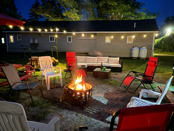 Food & Drinks, Kennebunkport Motor Lodge, York