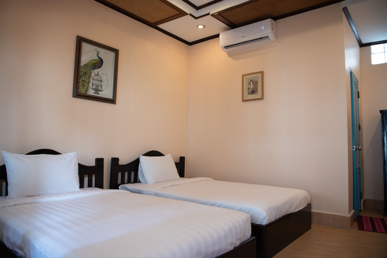 Others 4, Khung Riverside Hotel, Vientiane