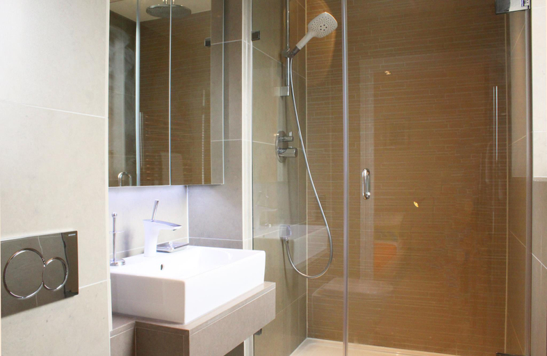 Bathroom 2, Old Street City Apartments, London