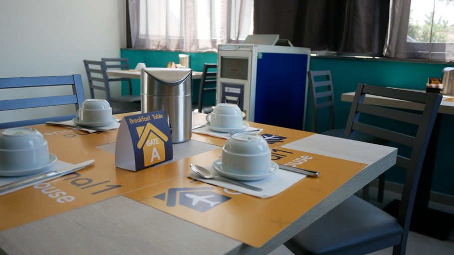 Food & Drinks 4, Terminal 1 Guest House, Napoli